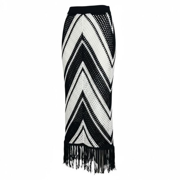 Willow & Wind Crochet Knit Chevron Fringe Pull On Skirt Black White Size Medium - Picture 1 of 8